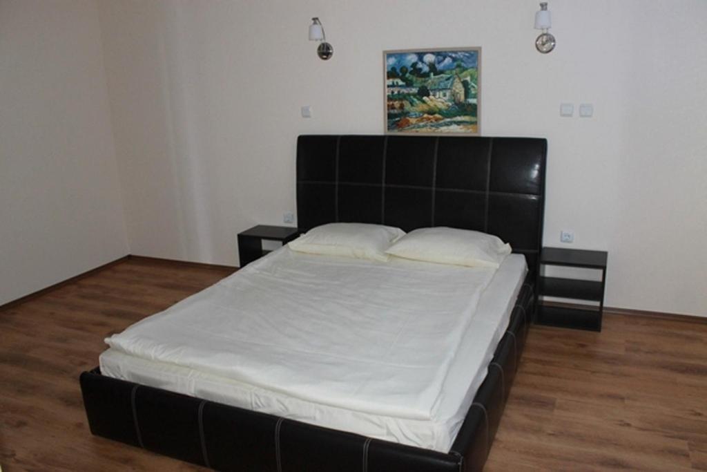 Dilov Apartments In Yalta Golden Sands Bilik gambar